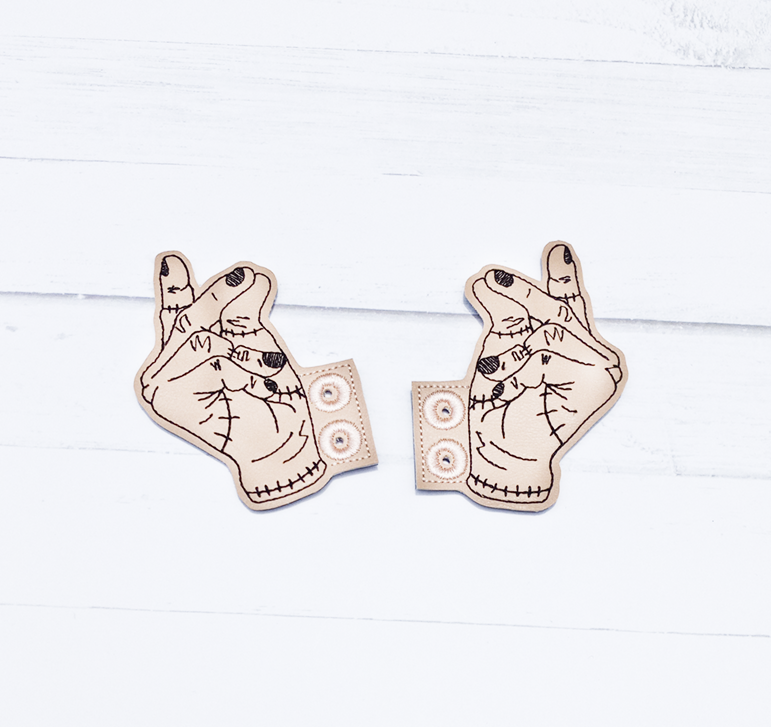 Creepy Snapping Hand Shoe Wings