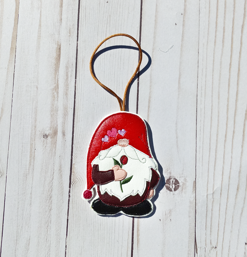 Gnome w/Rose Ornament