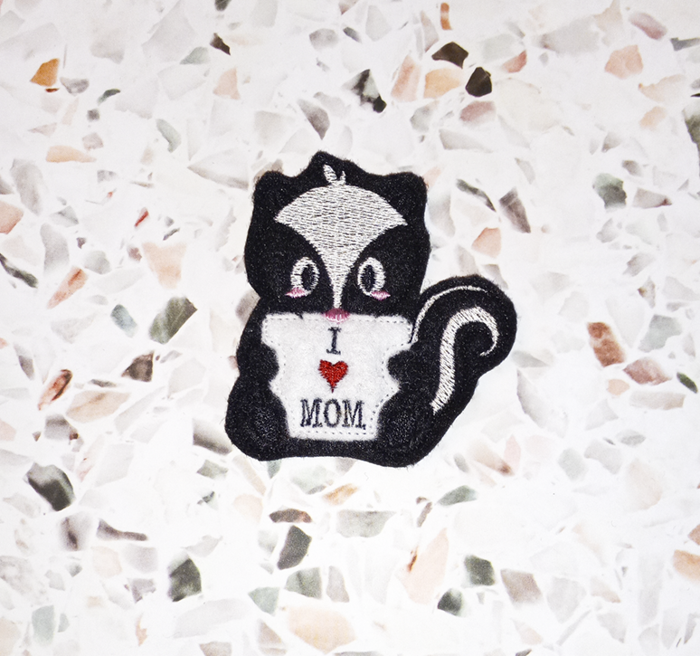 I Love Mom Skunk Finger Puppets