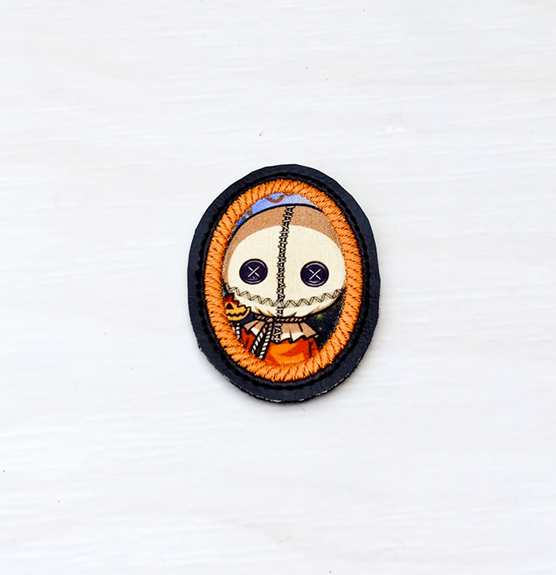 Applique Oval Magnet